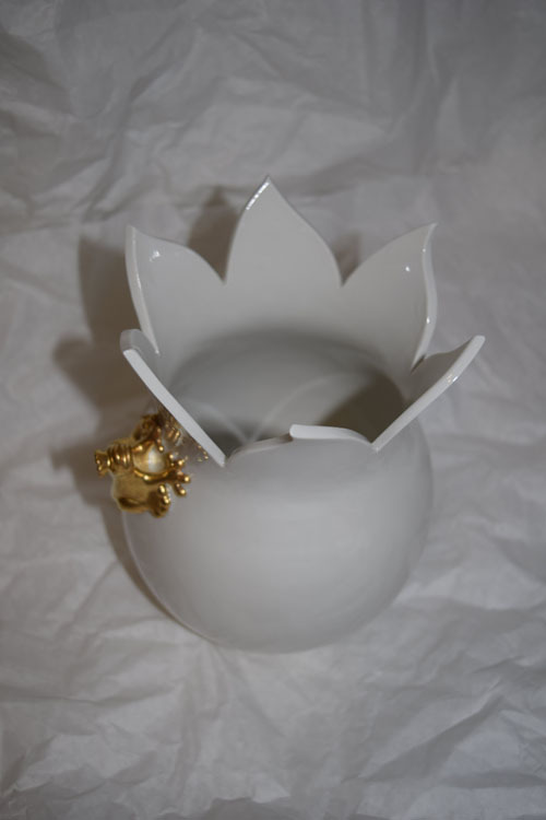 Märchenporzellan ® Vase bauchig mit 24 Karat vergoldetem Frosch matt